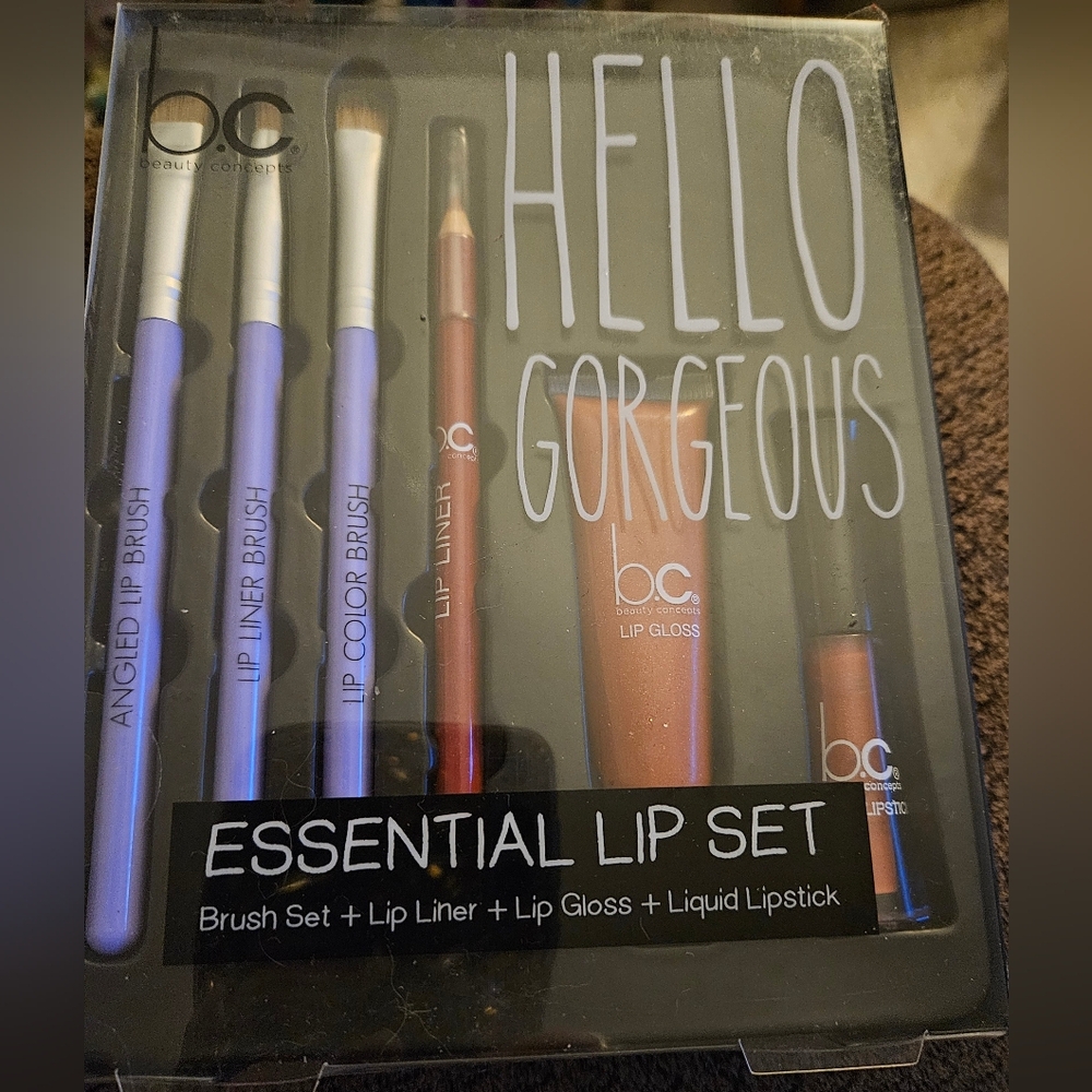 BC Essential Lip Set with Brushes